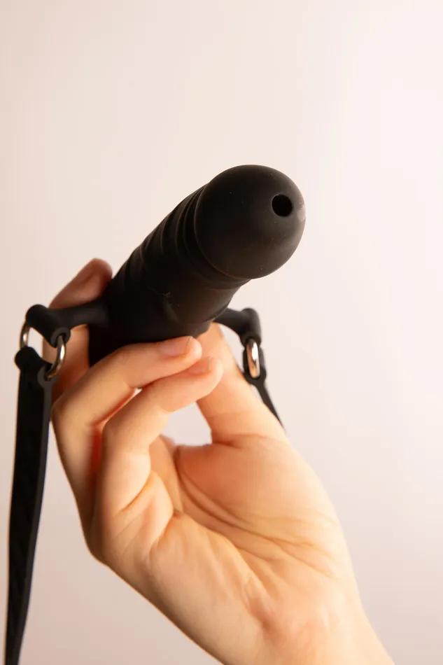 O-PRODUCTS Gag con Doppio Dildo in Silicone Nero | Female Sex Toys